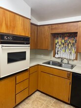 220 SE Denny St in Sublimity, OR - Foto de edificio - Building Photo