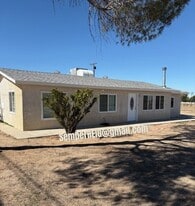 11314 Mariposa Rd in Hesperia, CA - Building Photo