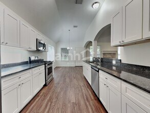 12527 Avery Vale Ln in Houston, TX - Foto de edificio - Building Photo