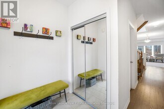 376 Wheat Boom Dr. in Oakville, ON - Building Photo - Building Photo