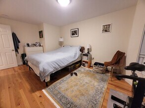 73 River St, Unit #3a in Cambridge, MA - Foto de edificio - Building Photo