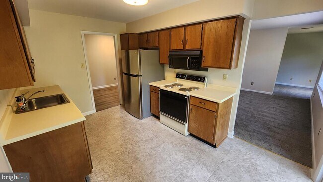 300 Chapel Ct-Unit -323 in Walkersville, MD - Building Photo - Building Photo