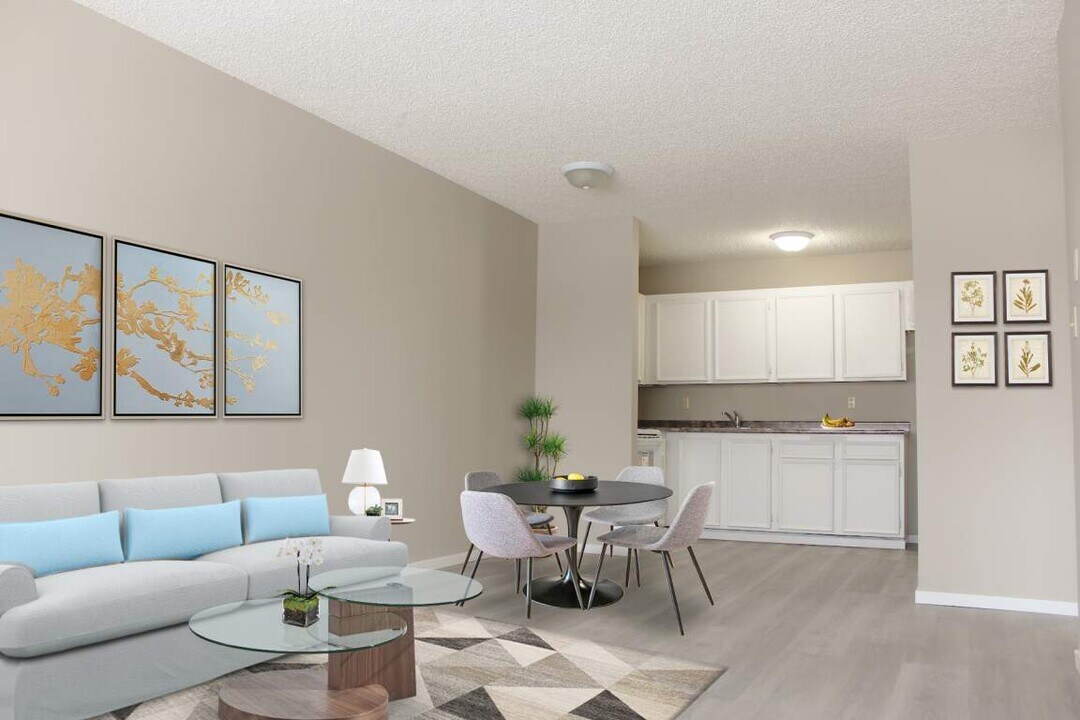Ryan Place in Saskatoon, SK - Building Photo
