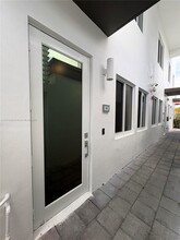 6450 NW 102nd Ct in Doral, FL - Building Photo - Building Photo