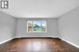 40 Beechwood Crescent in Chatham, ON - Building Photo - Building Photo