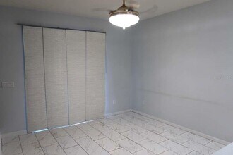 7011 White Treetop Pl in Riverview, FL - Building Photo - Building Photo