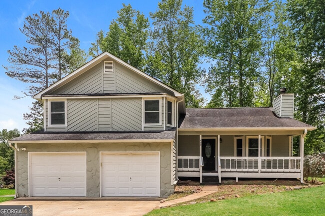 property at 400 Lake Swan Ct