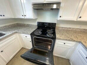 3005 E Price St in Laredo, TX - Building Photo - Building Photo