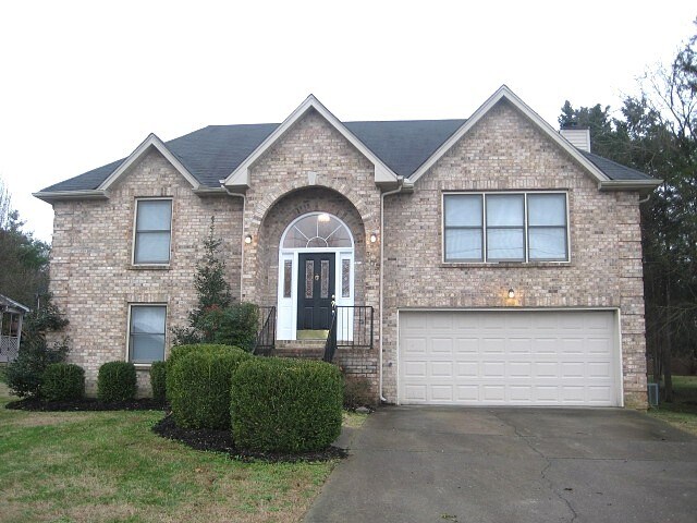 307 Briarwood Ln in Smyrna, TN - Building Photo