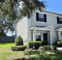 10684 Savannah Wood Ct in Orlando, FL - Building Photo