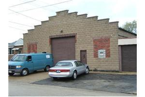 6829 W Pershing Rd in Stickney, IL - Building Photo - Building Photo