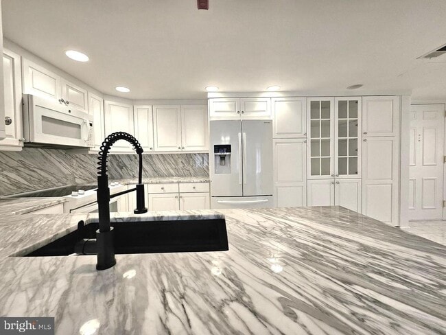 1080 Wisconsin Ave NW in Washington, DC - Building Photo - Building Photo