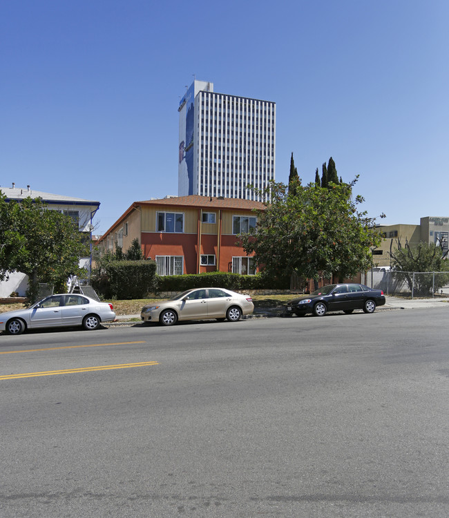 3827-3829 W 7th St in Los Angeles, CA - Foto de edificio - Building Photo