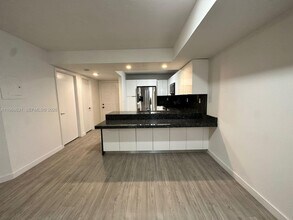 4640 NW 102nd Ave in Doral, FL - Building Photo - Building Photo
