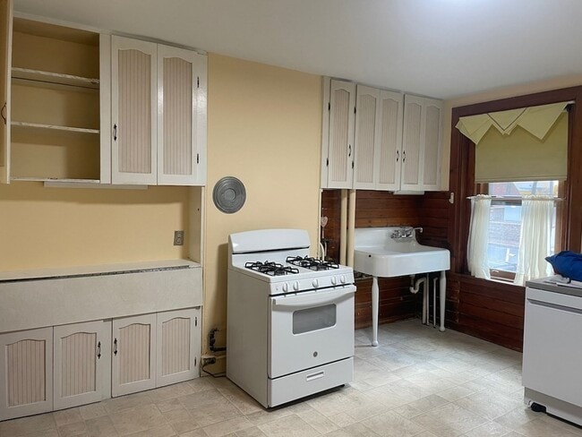 36 Upton St, Unit 1