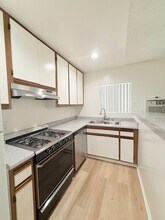 400 Westmoreland Apartments - Modern, approachable, city-living vibe in Los Angeles, CA - Foto de edificio - Interior Photo