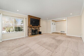 2077 N Mori Ln in Orange, CA - Building Photo - Building Photo