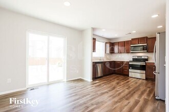 227 S Newbern Ct in Aurora, CO - Building Photo - Building Photo