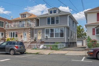 906 76th St in North Bergen, NJ - Building Photo - Building Photo