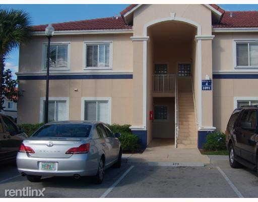 1091 Golden Lakes Blvd in West Palm Beach, FL - Building Photo