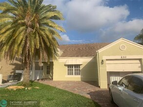 8311 Dynasty Dr in Boca Raton, FL - Building Photo - Building Photo