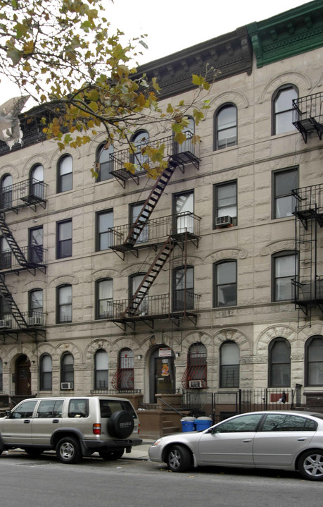 306 Stuyvesant Ave in Brooklyn, NY - Foto de edificio