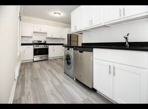 837 W Cornelia Ave in Chicago, IL - Building Photo - Building Photo