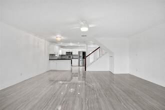 8904 SW 22nd St in Boca Raton, FL - Foto de edificio - Building Photo