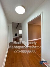 5536 Parkforest Dr in Baton Rouge, LA - Foto de edificio - Building Photo
