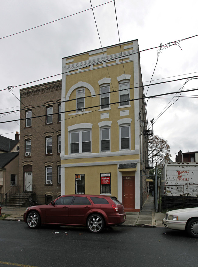 534 E Jersey St in Elizabeth, NJ - Building Photo - Building Photo