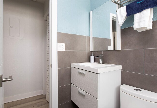 3217 NE 9th St in Pompano Beach, FL - Building Photo - Building Photo