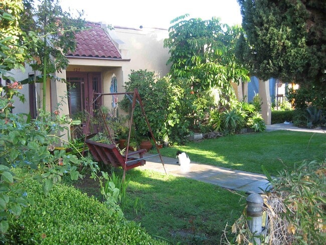 727 N Occidental Blvd, Unit 700 n. occidental blvd in Los Angeles, CA - Foto de edificio - Building Photo