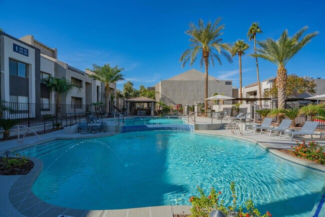 8550 E McDowell Rd in Scottsdale, AZ - Building Photo - Building Photo
