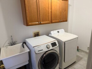 2082 Enterprise Ave in Troy, MI - Building Photo - Building Photo