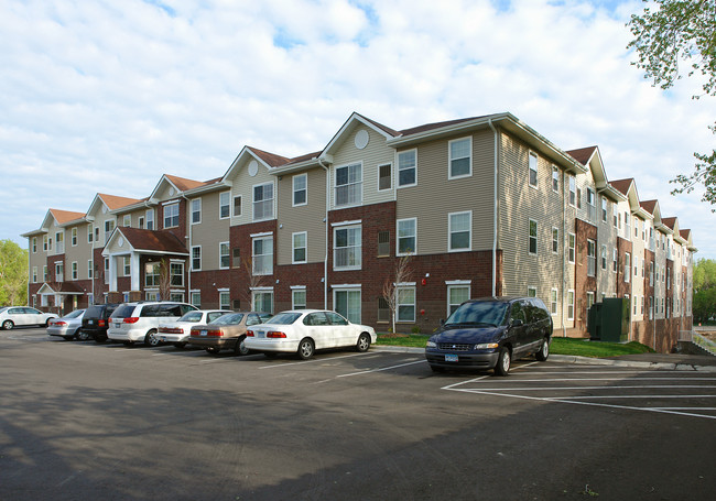 Willow Ridge Apartments in Vadnais Heights, MN - Building Photo - Building Photo