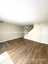 2137 SE Oak St in Portland, OR - Building Photo - Building Photo