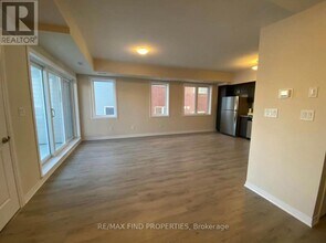 20 Vitality Dr in Kitchener, ON - Building Photo - Building Photo