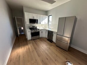 430 Dickinson St in Philadelphia, PA - Building Photo - Building Photo