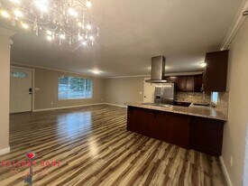 1631 Rockcress Dr SE in Olympia, WA - Building Photo