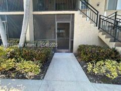 334 Lakeview Dr in Weston, FL - Building Photo - Building Photo