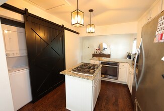 601 Dixie Trail in Raleigh, NC - Building Photo - Building Photo