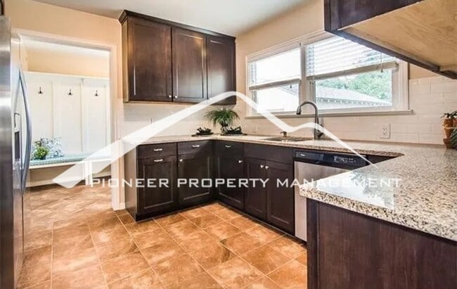 107 Beaver Ave in Colorado Springs, CO - Building Photo - Building Photo