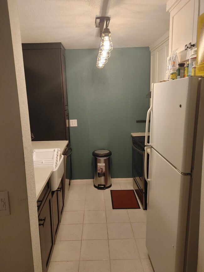 1740 NE 86th St, Unit 102 in Seattle, WA - Building Photo - Building Photo