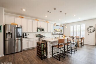 2511 Geranium Way in Rolling Meadows, IL - Building Photo - Building Photo