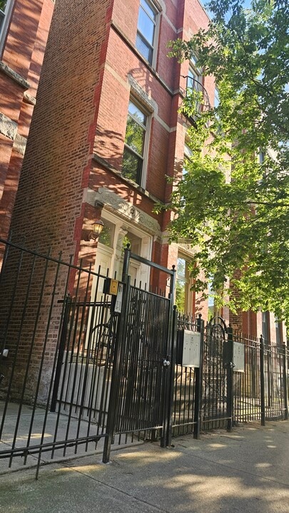 1411 W Ohio St in Chicago, IL - Building Photo