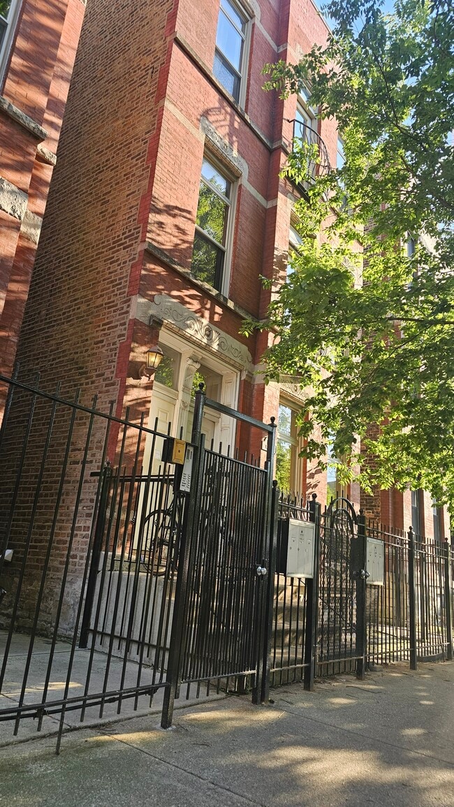 property at 1411 W Ohio St
