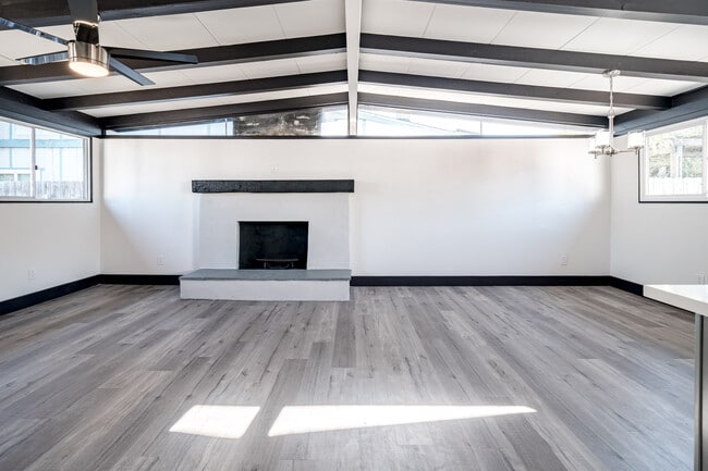 5131 Barstow St