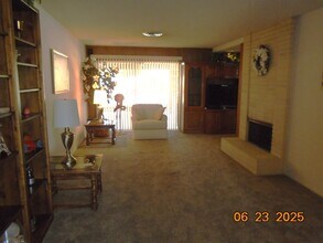 43901 Fabrik Ave in Lancaster, CA - Building Photo - Building Photo