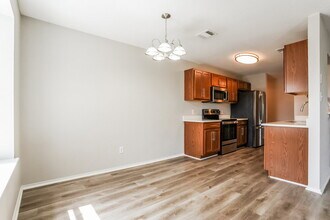 105 Altamont St in Hutto, TX - Foto de edificio - Building Photo