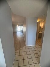 995 La Guna Dr in Venice, FL - Foto de edificio - Building Photo